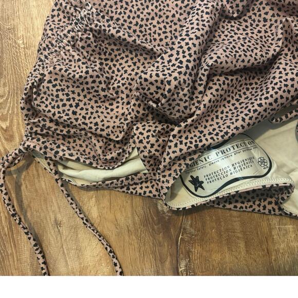 NWT A Pea In The Pod Maternity Cheetah Convertible Two Piece Swimsuit Size L - Picture 4 of 7